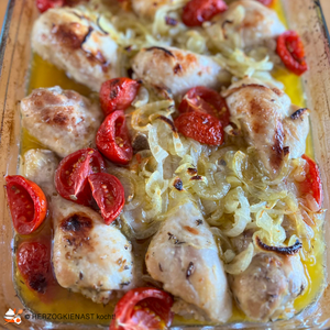 Drumsticks mit Zitrone, Tomate und reichlich Zwiebeln