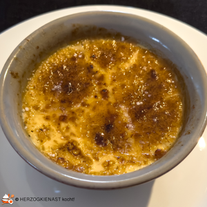 Magnolienblüten Crème Brûlée