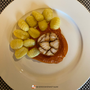 Hähnchenmosaik - Sous vide gegart mit Paprika und Nori gewürzt