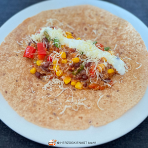 Tex-Mex-Wraps with Quinoa before rolling