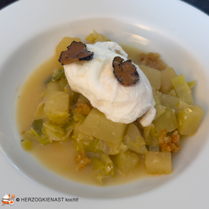 Kohlrabi-Lauchgemüse mit Pochiertem Ei und Trüffel